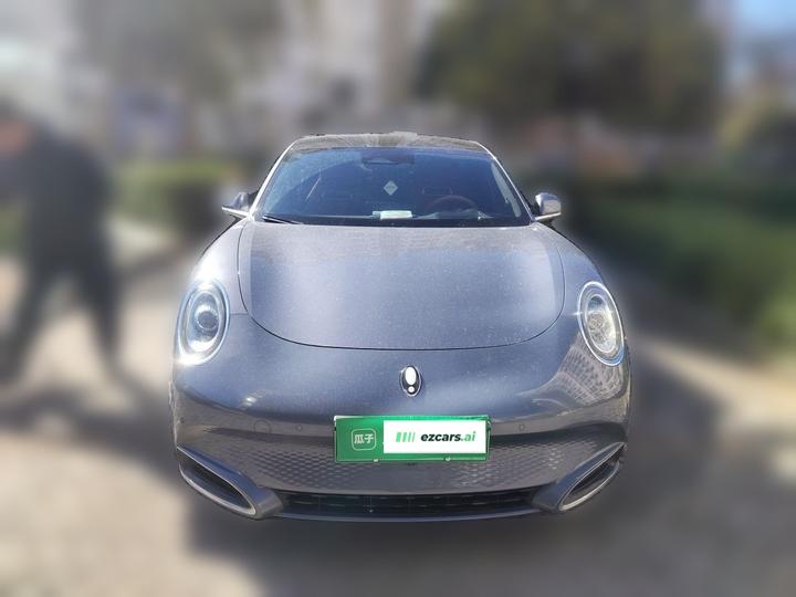 2022 555km Premium photo 2