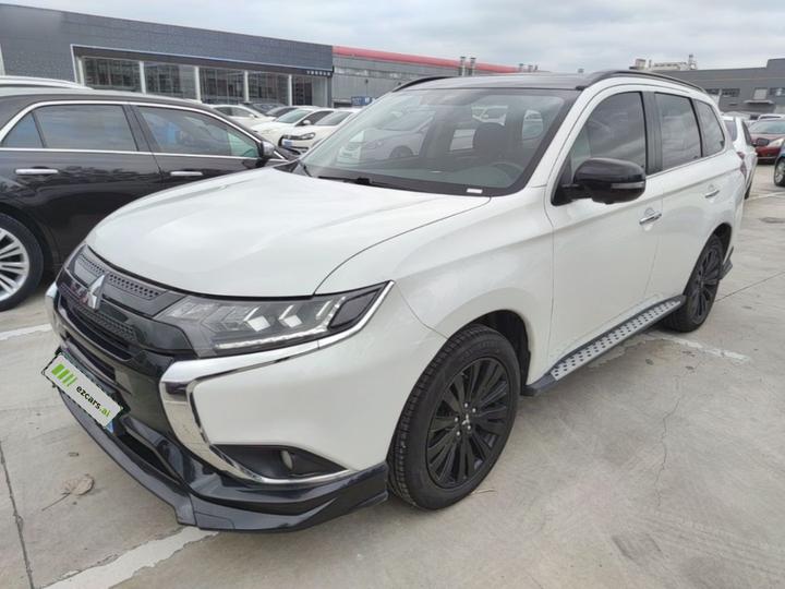 Outlander 2021 2.4L AWD 5-Seater