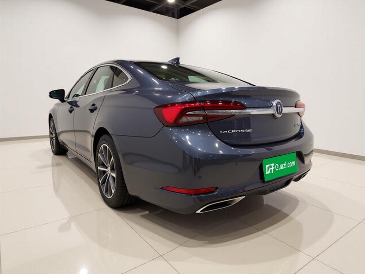 LaCrosse 2019 28T Luxury photo 4