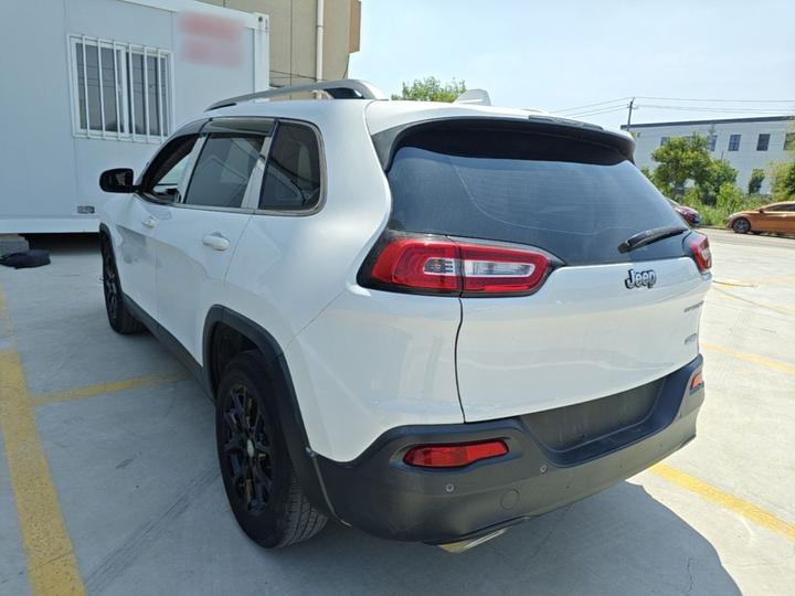 Cherokee 2016 2.4L Leading photo 4