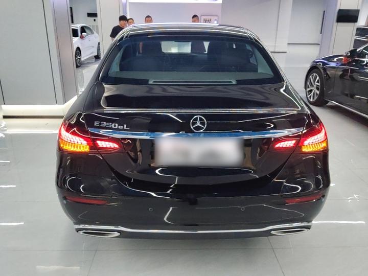 E-Class EV 2023 E 350 e L PHEV photo 3
