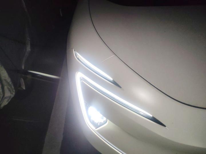 12 2024 700 RWD photo 7