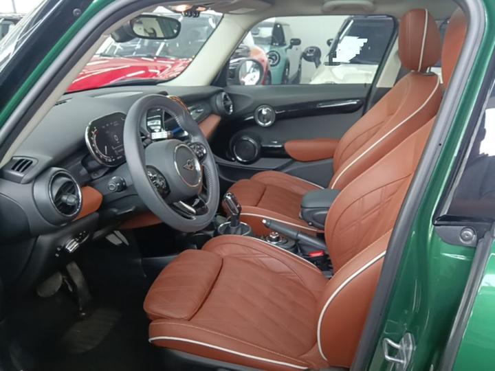 2021 1.5T COOPER 5-Door photo 6