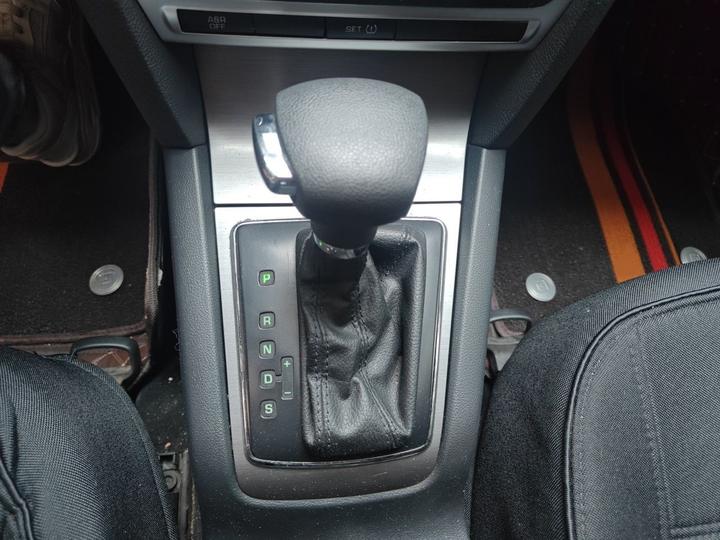 Octavia 2012 1.6L AT photo 6