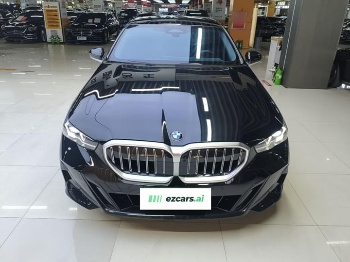 5 Series 2026 530Li Leading M Sport Package photo 2
