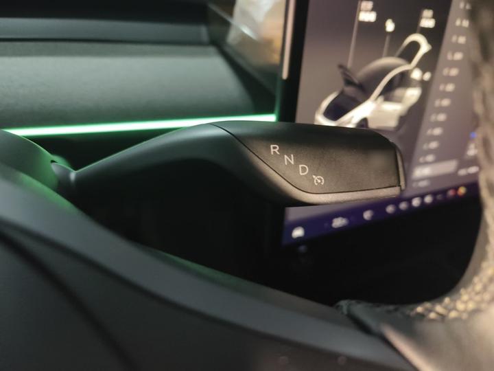 Model Y 2024 RWD photo 6