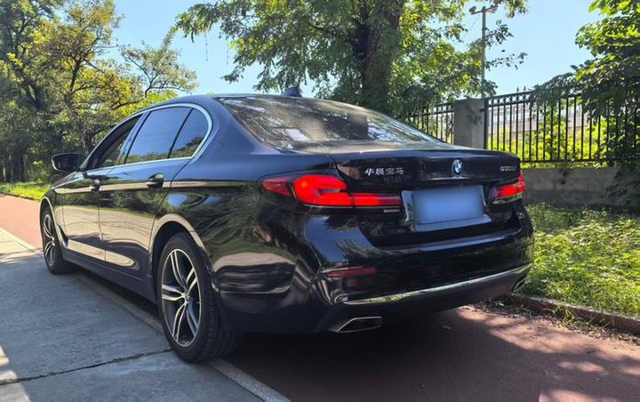5 Series 2022 Facelift 530Li Leading Luxury photo 2