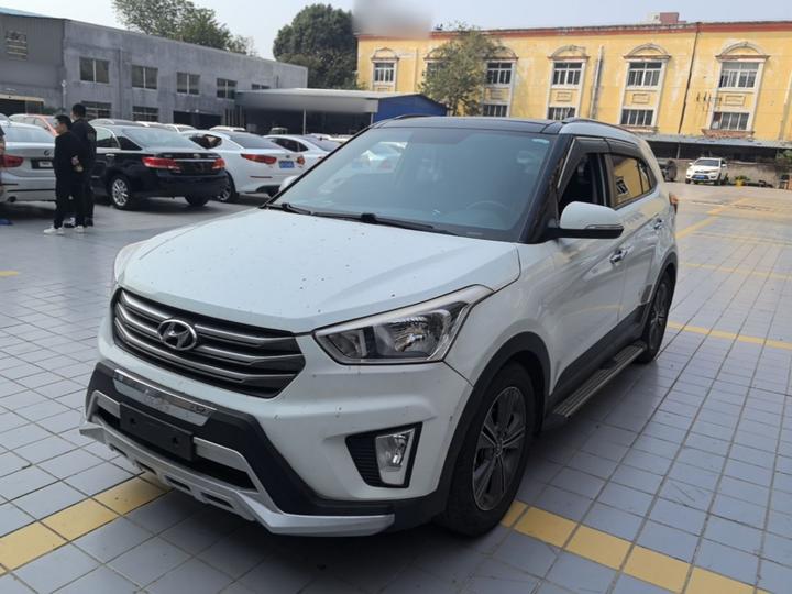 ix25 2015 1.6L AT RWD Smart GLS