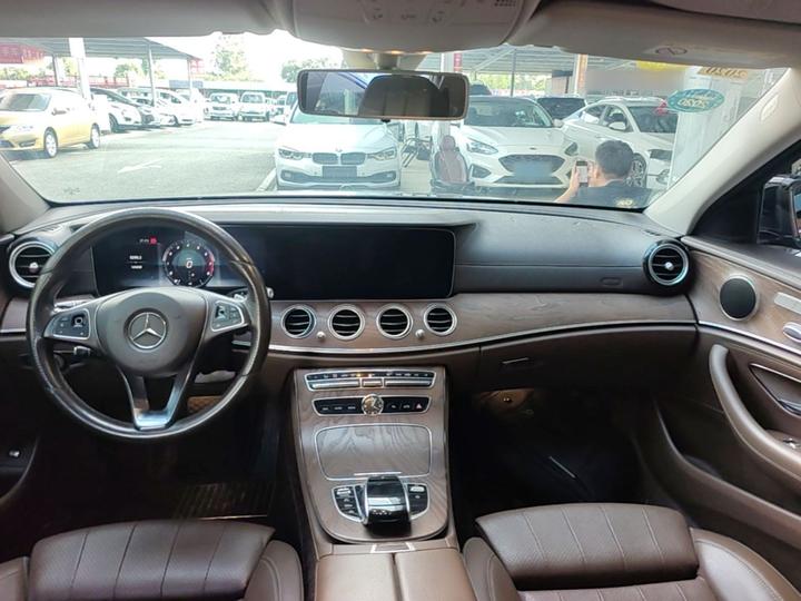 E-Class 2018 Facelift E 200 L photo 5