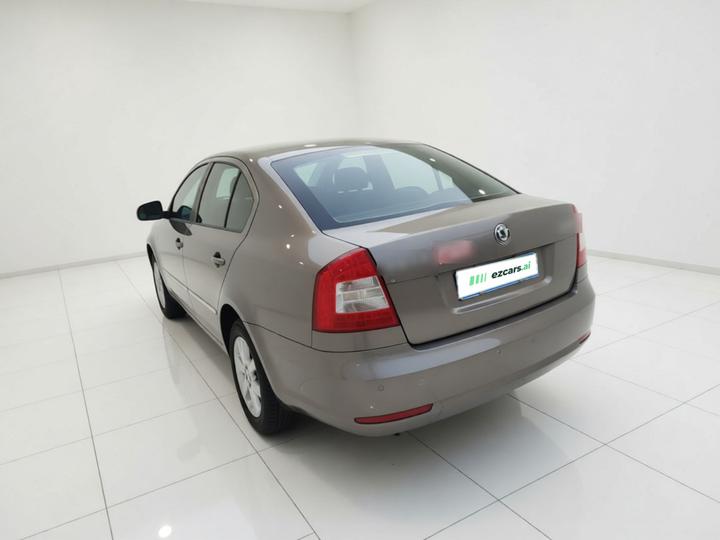 Octavia 2013 1.6L AT photo 4