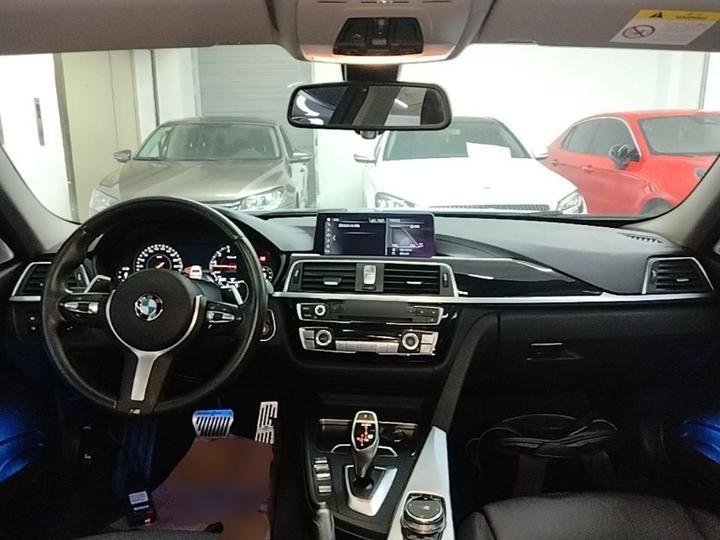 3 Series 2019 320Li M Sport Package photo 5