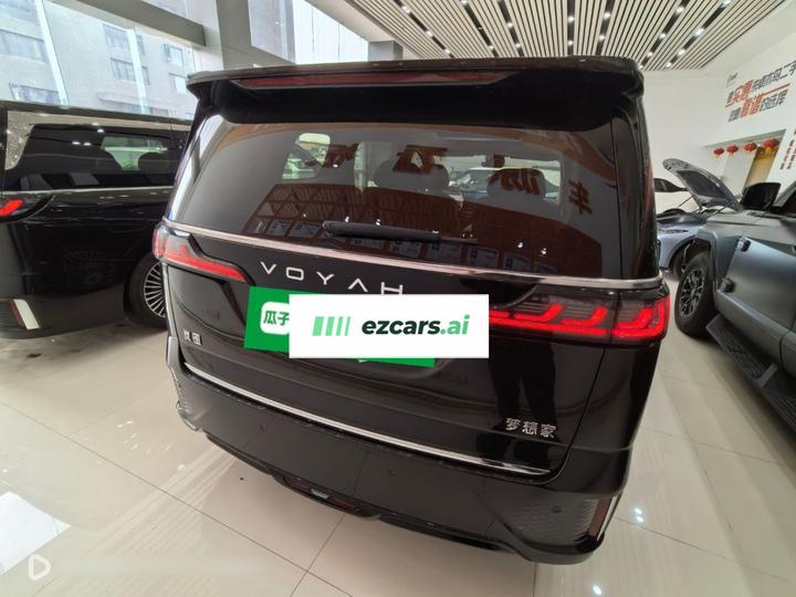 Voyah Dreamer 2025 PHEV AWD Flagship photo 3