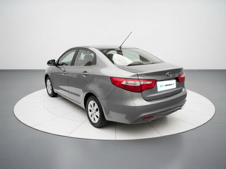 K2 2011 Sedan 1.4L MT GLS photo 4