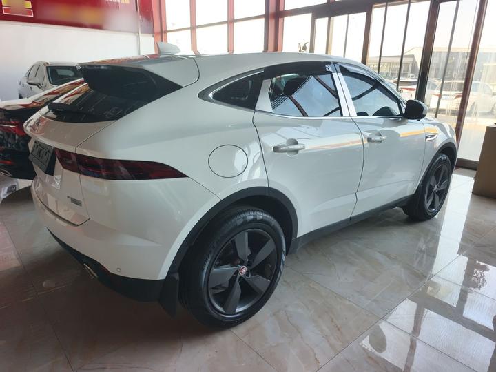 E-PACE 2018 P250 SE China V photo 5