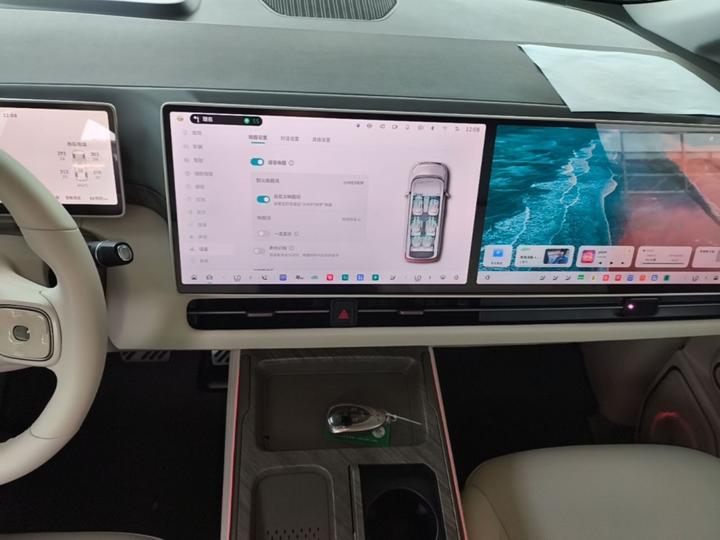 2025 AWD 8 photo 8