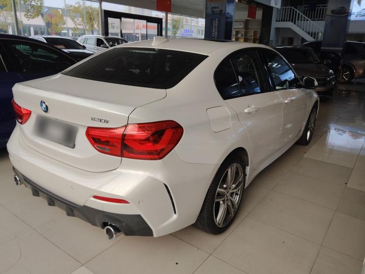 1 Series 2019 120i Leading M Sport Package photo 4