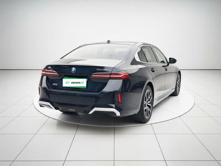 i5 2025 eDrive 35L M Sport Package photo 6