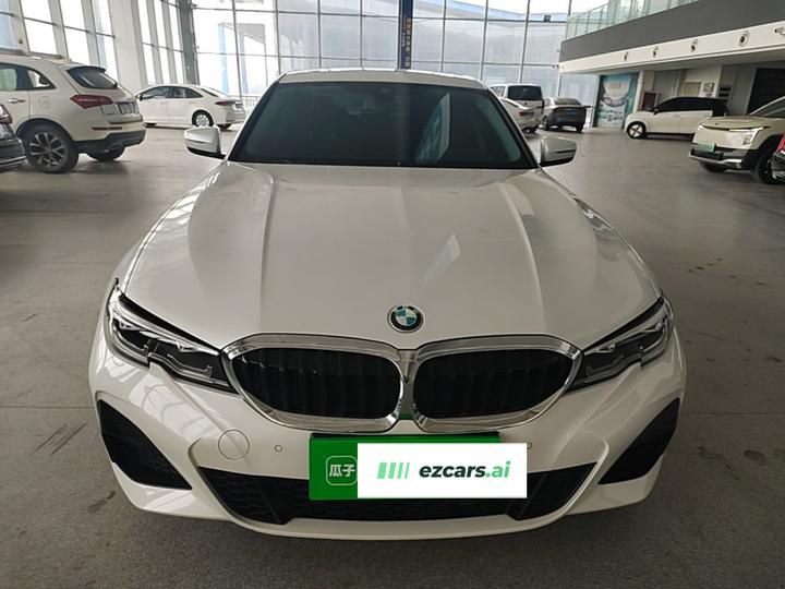 3 Series 2022 325i M Sport Package photo 2