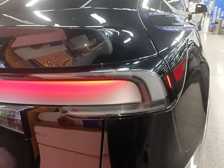 Model Y 2025 Long Range AWD photo 7