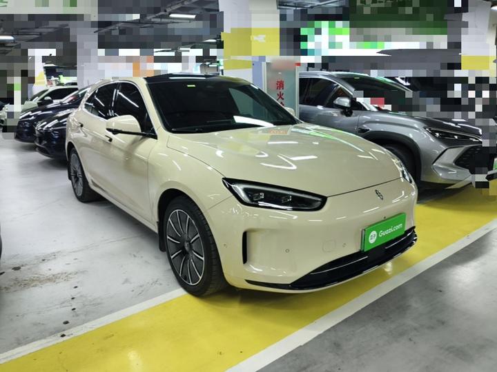 HIMA AITO M5 2022 EV AWD Performance photo 3