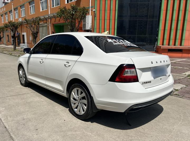Rapid 2019 1.5L AT Comfort China VI photo 3