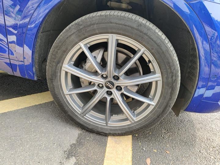 Q5L 2021 40 TFSI Luxury Dynamic photo 8