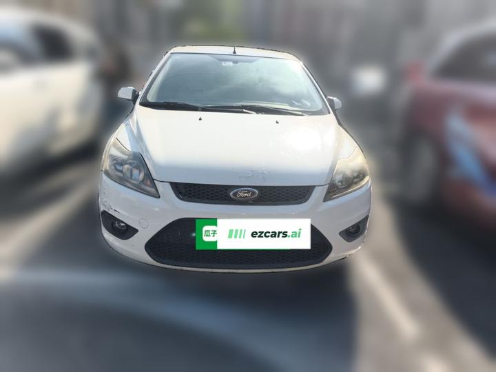 Focus 2013 Hatchback Classic 1.8L MT photo 2