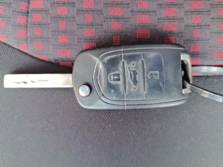560 2015 1.8L MT Comfort photo 8