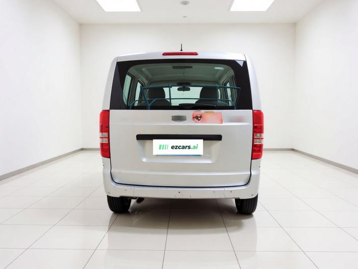 Refine M3 2019 1.8L Luxury photo 3