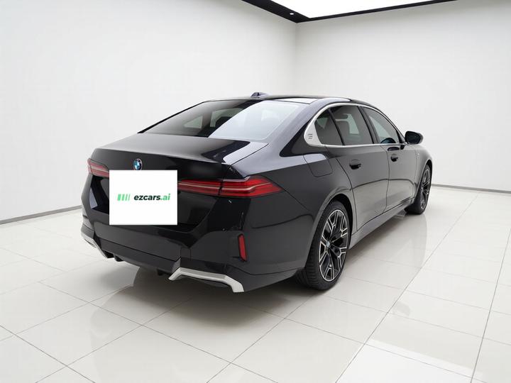 5 Series 2024 530Li Exclusive M Sport Package photo 6