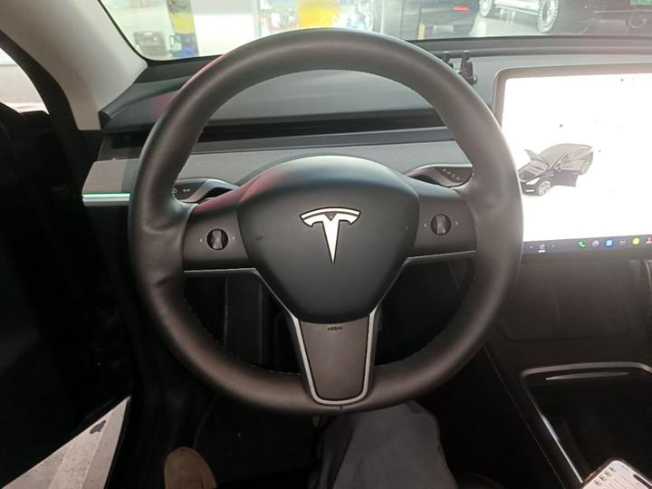 Model Y 2024 RWD photo 6