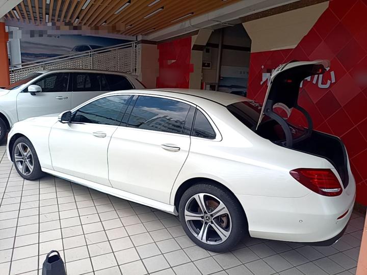 E-Class 2017 E 200 L Sport 4MATIC photo 4