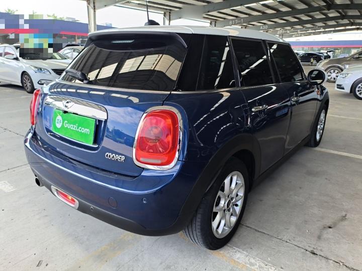2016 1.5T COOPER 5-Door photo 4