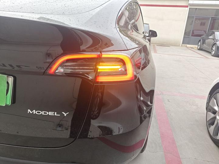 Model Y 2023 Long Range AWD photo 7
