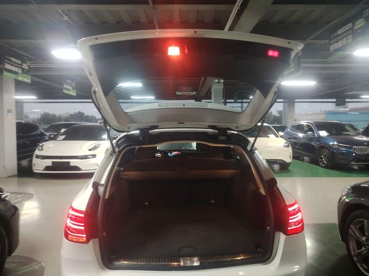 C-Class Imported 2019 C 260 Wagon photo 8