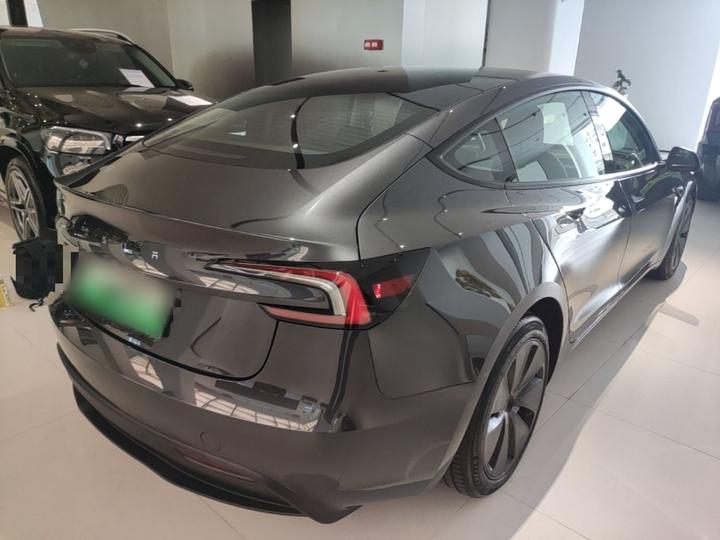 Model 3 2023 Long Range AWD photo 4