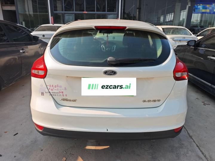 Focus 2015 Hatchback 1.6L AT Comfort photo 3