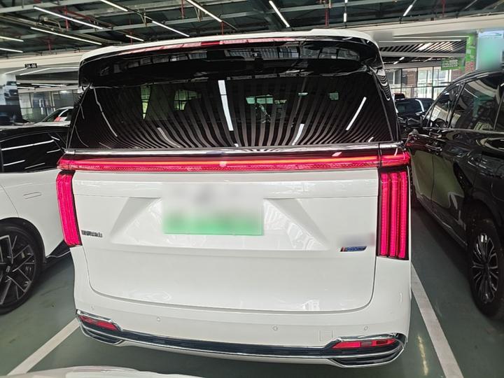 2023 AWD Flagship photo 5