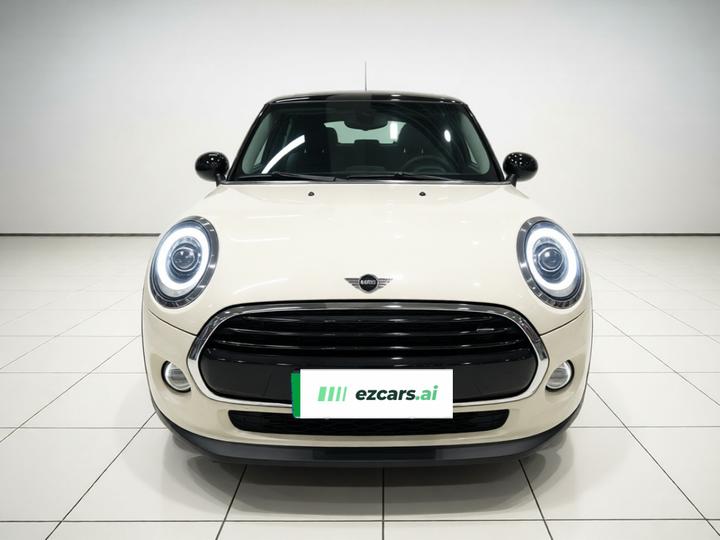 2019 1.5T ONE 5-Door photo 2