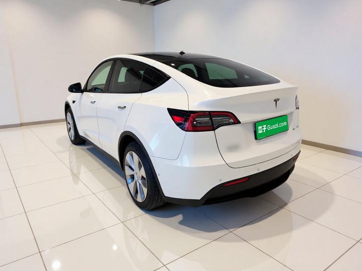 Model Y 2022 RWD photo 4