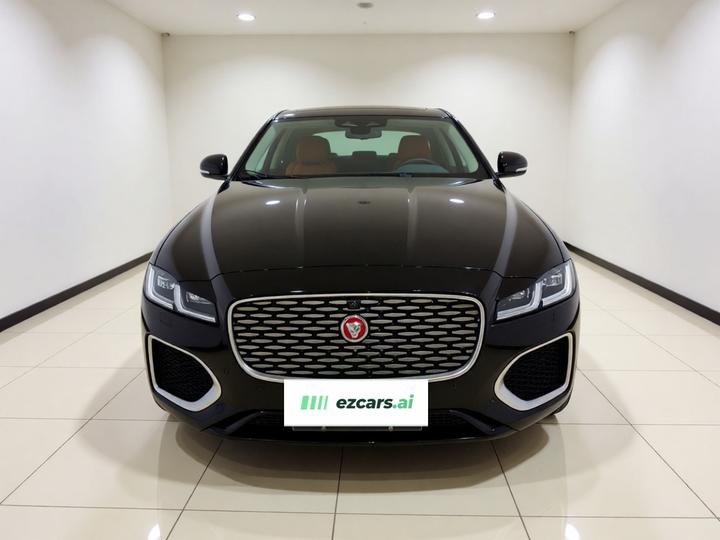 XFL 2024 2.0T P250 RWD Exclusive Luxury photo 2