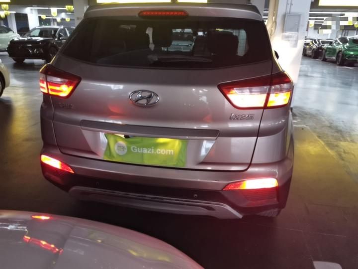 ix25 2015 1.6L AT RWD Smart GLS photo 3