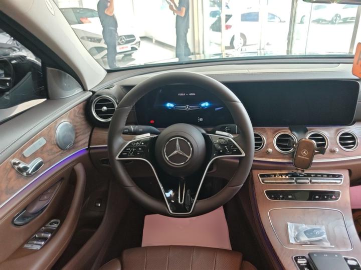 E-Class 2023 Facelift E 260 L photo 6