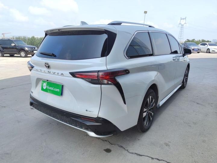 Granvia 2024 2.5L Hybrid Luxury photo 4