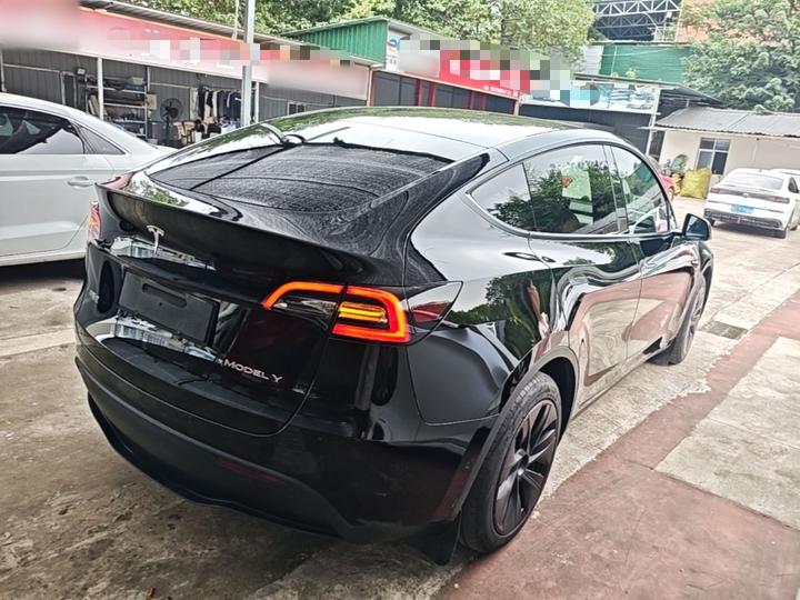 Model Y 2023 RWD photo 4