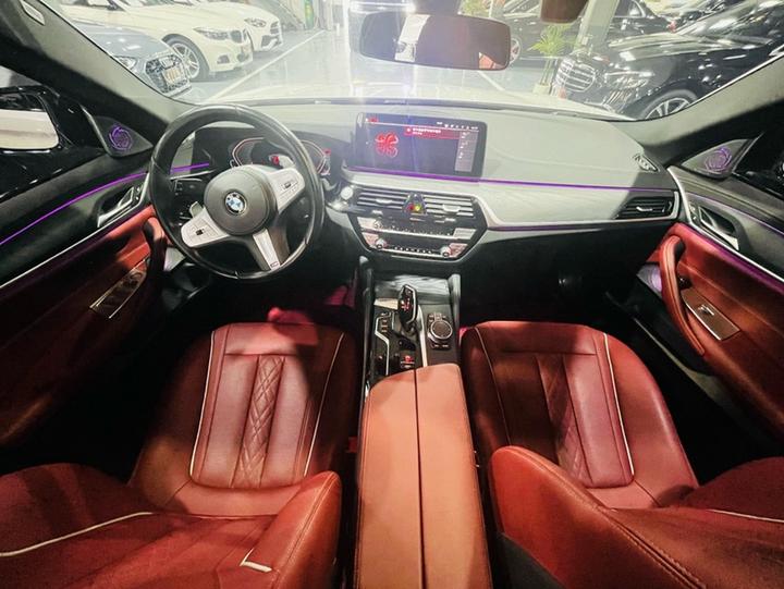 5 Series 2023 530Li Leading Luxury photo 8