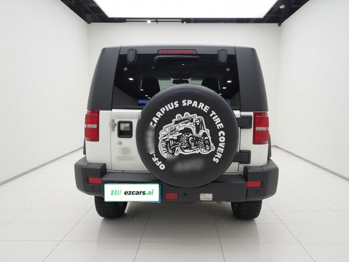 BJ40 2016 40L 2.3T MT AWD Exclusive photo 5