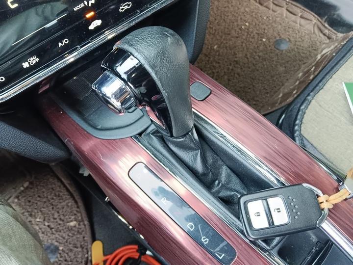 XR-V 2015 1.8L VTi CVT Luxury photo 6