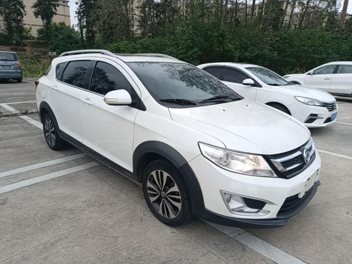 AX3 2016 1.4T MT photo 3
