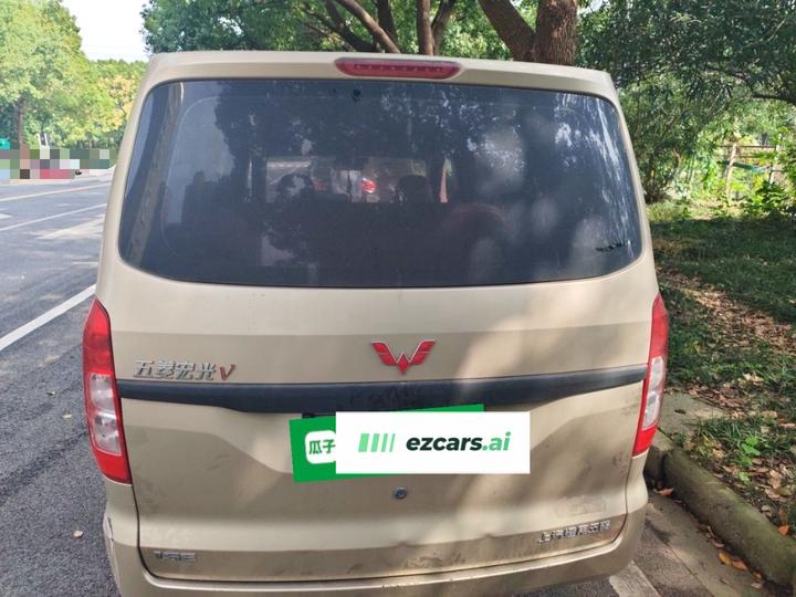 Wuling Hongguang V 2022 1.5L LAR photo 3
